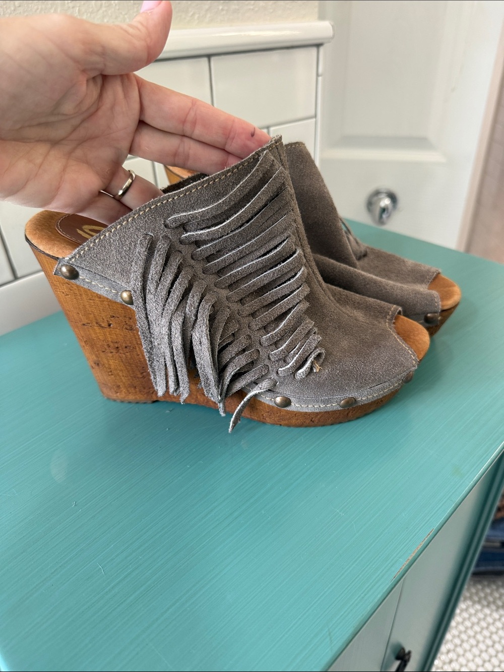 Sbicca Vintage Collection Pitch Gray Suede Fringe Platform Wedge Mules Size 9M